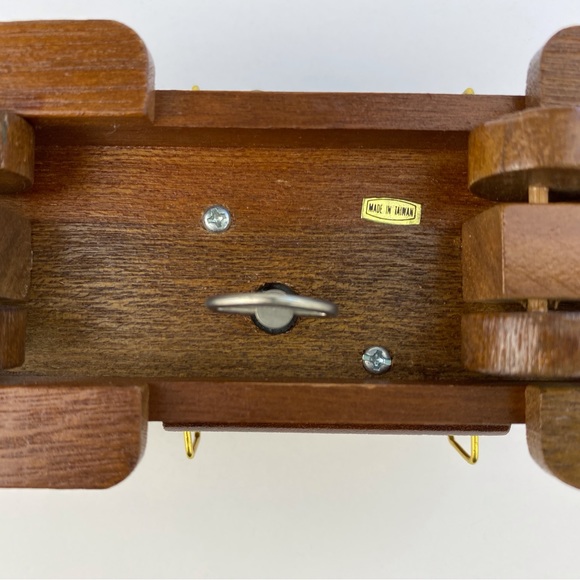 San Francisco trolley car music box, vintage wooden cable car ornament - Picture 8 of 10